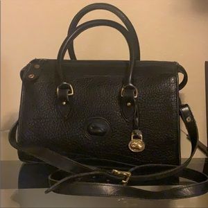 Vintage Dooney and Bourke Crossbody (Black)